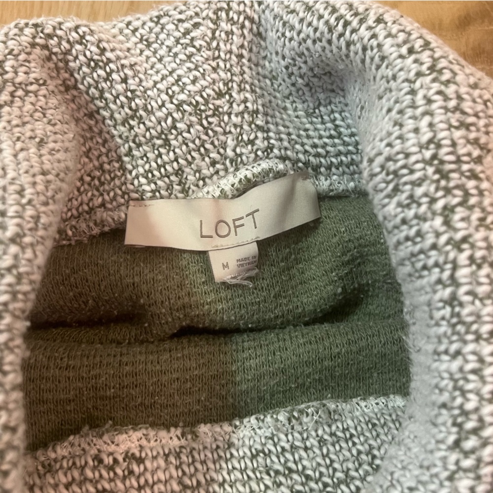 LOFT - Medium Gray Turtleneck Sweater - Picture 5 of 8